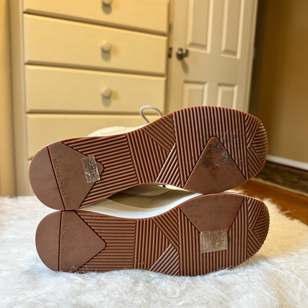 Twice worn Michael Kors stylish boots - Picture 4 of 4